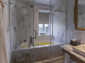 Ambassador, New Delhi - IHCL SeleQtions