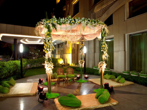 Radisson Blu Plaza Delhi Airport