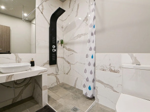 Thisean Modern Suites by Athens Stay