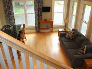 24 East Main Street B&B