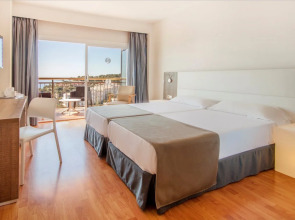 Globales Cala Vinas Adults Only 16+