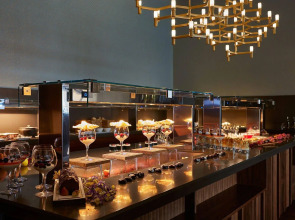 Maestral Resort & Casino