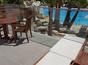 Adams Beach Hotel & Spa