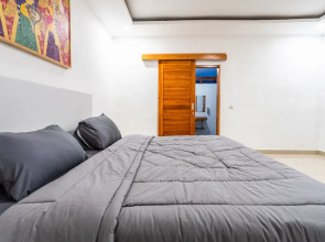 Pini Sentana Village