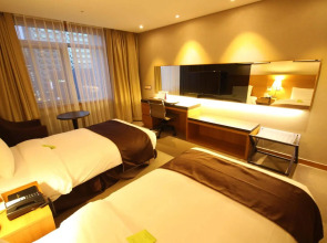 The Central Plaza Hotel