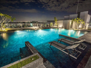 De Botan Srinakarin Hotel & Residence