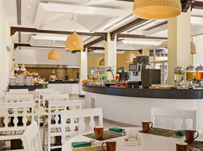 Al Hamra Residences Hotel Apartment