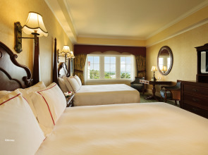 Hong Kong Disneyland Hotel