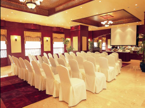 Royal Concorde Hotel & Suite