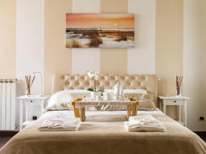 A World Aparts - Frattina Royal