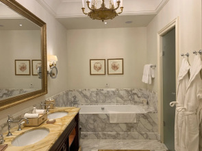 Отель Four Seasons Hotel Firenze