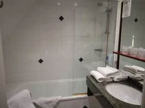 Hotel Crocus Caen Memorial