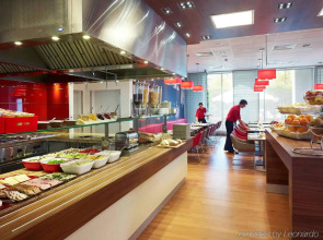 ibis Warszawa West Station