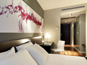 Отель Ikonik Lex