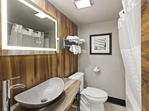 Rodeway Inn and Suites Austin