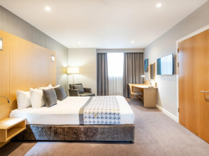 Holiday Inn London - Luton Airport by IHG