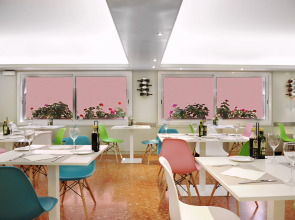 Отель Tres Torres Atiram