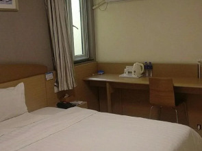 7 Days Inn Shanghai Changshou Road Subway Station PCD Store Branch