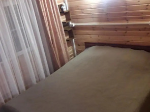 Домик у озера