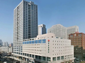 Ibis Dalian Zhongshan Square Hotel