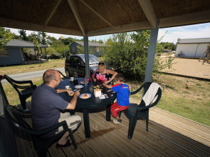 Terres de France - Hameaux des Marines