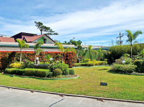 Hollywood Drive-In Hotel