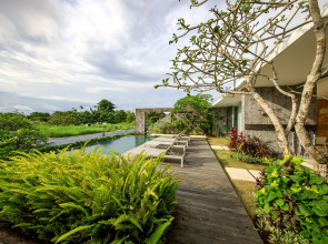 Отель Hideaway Villas Bali Uluwatu by Kanaan Hospitality