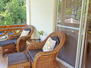 Mike's Dauin Beach Resort