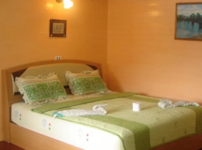 Sams River Rafthouse