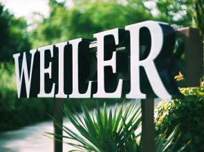 Отель Вэйлер