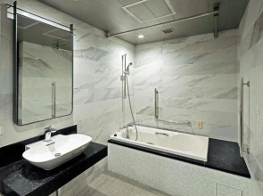 Отель Koko Premier Nihonbashi Hamacho