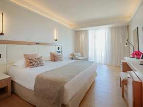 The Golden Coast Beach Hotel