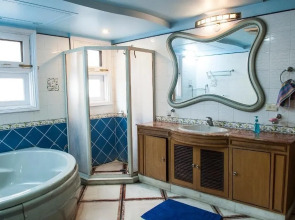 VILLA 33 Bed & Breakfast