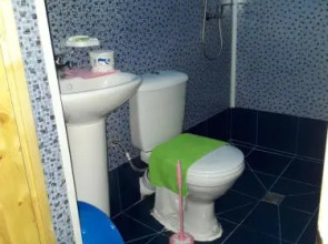 Chernoe More Guest House