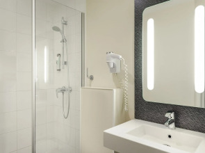 ibis Geneve Centre Lac