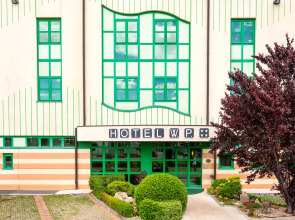 West Point Airport Hotel