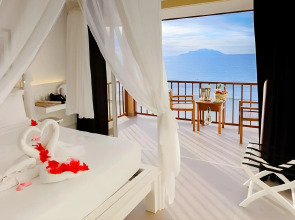 Coral Strand Smart Choice Hotel