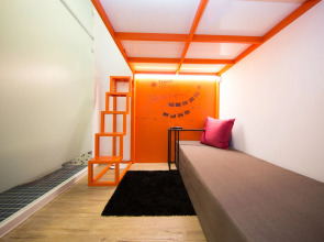 SleepBox Hotel - Ximen