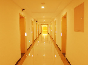 Beijing Sky House Business Hotel (formerly Beijing Century Hong Kong Hotel)