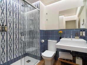 Отель H10 Universitat