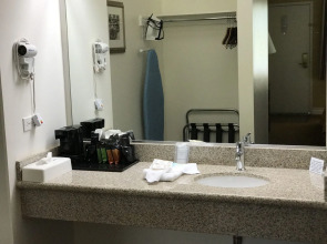 Clarion Inn Near China Lake Naval Station