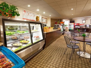 Anaheim Majestic Garden Hotel