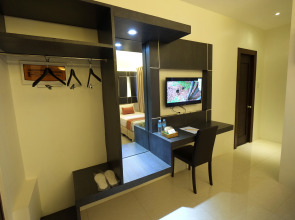 Southpole Central Hotel