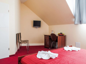 Mikon Eastgate Hotel