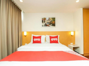 OYO 225 Premier Place Hotel