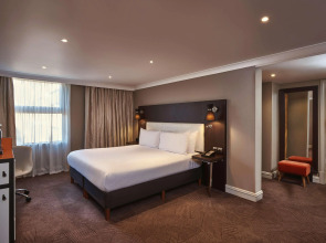 DoubleTree by Hilton London - Ealing Hotel