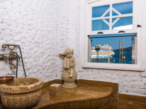 8 Oda Boutique Homes