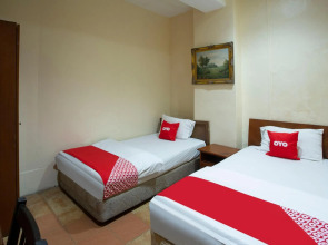 SPOT ON 90137 Casavilla Hotel Pudu