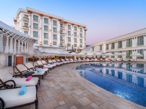 Les Ambassadeurs Marina Hotel & Casino