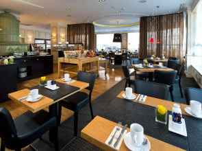 Отель The Q - Quadro City Hotel